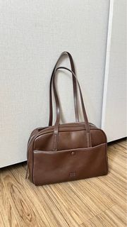 (Kategori: ) berada di . Dikirim oleh flatwhiteee_ (ID iklan 1403489333, Gambar 1). Deskripsi: .