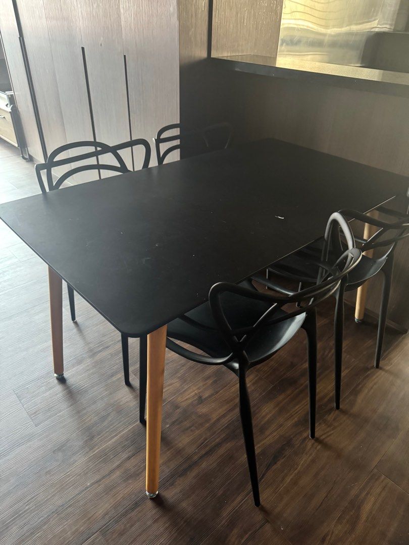 Dining Table Set (Category: Tables & Sets) located in Singapore. Submitted by style_2025 (Listing ID 1403568316, Image 2). Description: .