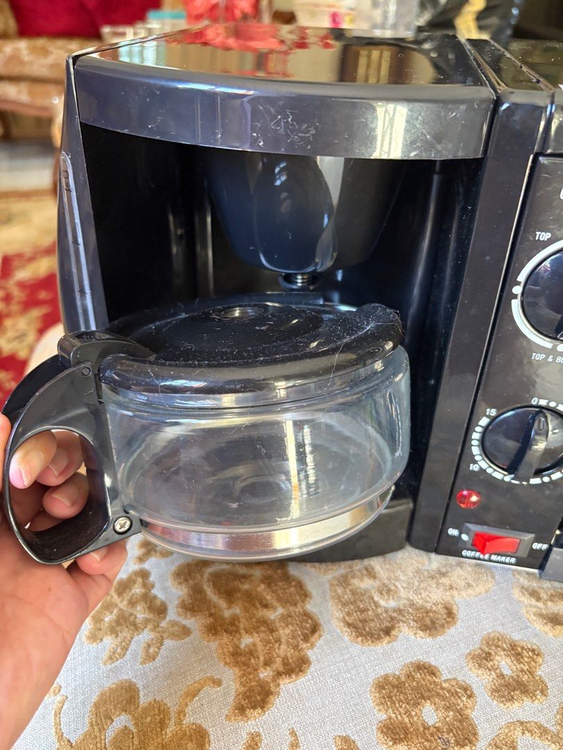Dowell Coffee Maker and Oven Combo (Category: Ovens & Toasters) located in Paranaque City. Submitted by aihp20 (Listing ID 1403491350, Image 3). Description: Dowell 3 in 1 multipurpose breakfast maker.