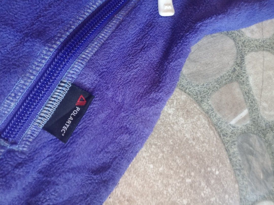 Helly Hansen womens daybreaker fullzip micro light fleece jacket (Category: Hiking & Camping) located in Dasmarinas. Submitted by francoprancisco (Listing ID 1403514450, Image 3). Description: Helly Hansen womens daybreaker fullzip micro light fleece jacket. small to med. women. 19x22.5 dimes excellent cond. 380 plus sfee.