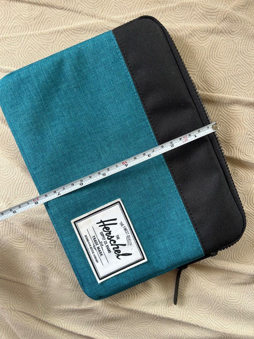 Herschel Supply Co. Laptop Sleeve (Category: Laptop Bags & Sleeves) located in Davao. Submitted by rejdeclutters (Listing ID 1403483188, Image 1). Description: like new rarely used stored only perfect for tablets and gadgets measurement on the pic.