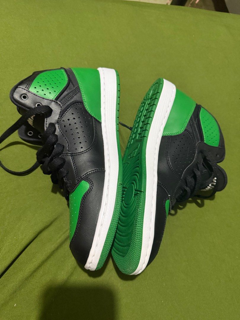 Jumpman Green and Black Sneakers (Category: Sneakers) located in Mercedes. Submitted by ddshoping238309 (Listing ID 1403554424, Image 3). Description: - Jumpman sneakers - Color: Green and Black - Size: US 10 - High-top design - Jumpman logo on the side - White midsole, green outsole - never used -pasalubong from NY USA -no box and tags na.