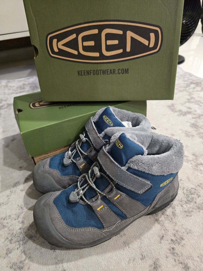 🥾 KEEN Youth Knotch Chukka Boots EU 36/ US 4 - Steel Grey/Blue Wing Teal - Kids Children Winter Snow Shoes (Category: Babies & Kids Fashion) located in Singapore. Submitted by jordtrooper (Listing ID 1403524577, Image 2). Description: - Superb Condition. - Only used for 1 Winter. Cleaned and kept in box. - Well-crafted, high quality shoes. INSULATED: KEEN.WARM 100G insulation helps keep feet warm in temperatures down to -4º F / -20° C, but still