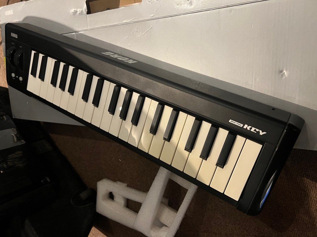 KORG microKEY 37 (Category: Computer Keyboard) located in Makati City. Submitted by sidesampler (Listing ID 1403606592, Image 1). Description: KORG microKEY USB-MIDI Keyboard 37 Keys w/ box, manual, usb Studio used only 100% working condition.