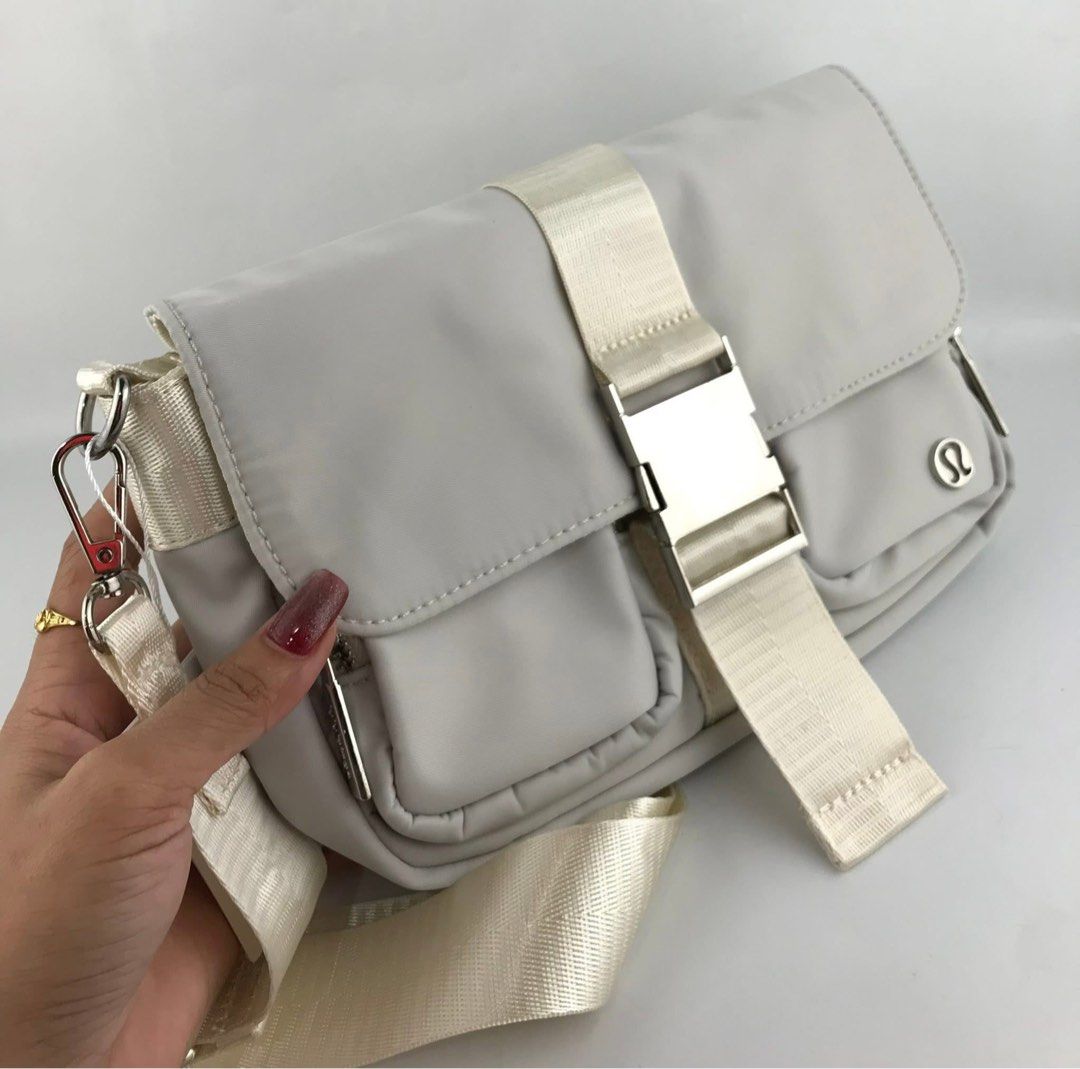 Lululemon Multi-Pocket Crossbody Bag (Category: Luxury Bags & Wallets) located in Manila. Submitted by msddirectfactoryoutlet (Listing ID 1403577842, Image 2). Description: Lululemon Multi-Pocket Xbody 23.5cm x 5.5cm x 14.5cm (9.3" x 2.2" x 5.7") 3L.