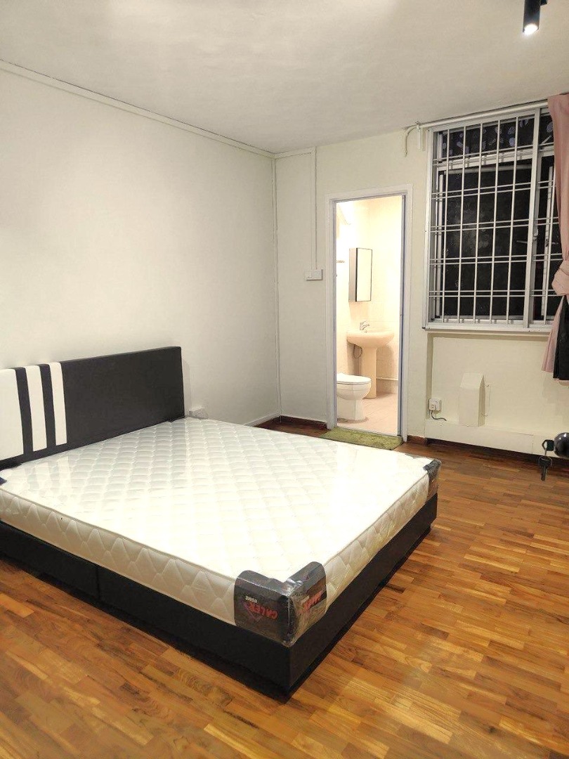 (Category: ) located in . Submitted by your_rental_specialist (Listing ID 1403542821, Image 1). Description: .