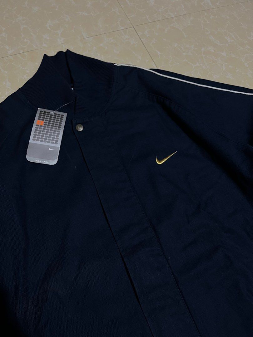 nike full zip jacket (Category: Coats, Jackets and Outerwear) located in San Fernando. Submitted by dippedrops (Listing ID 1403601898, Image 3). Description: nike full zip brand new with hang tag size xxl pero fit xl need wash .