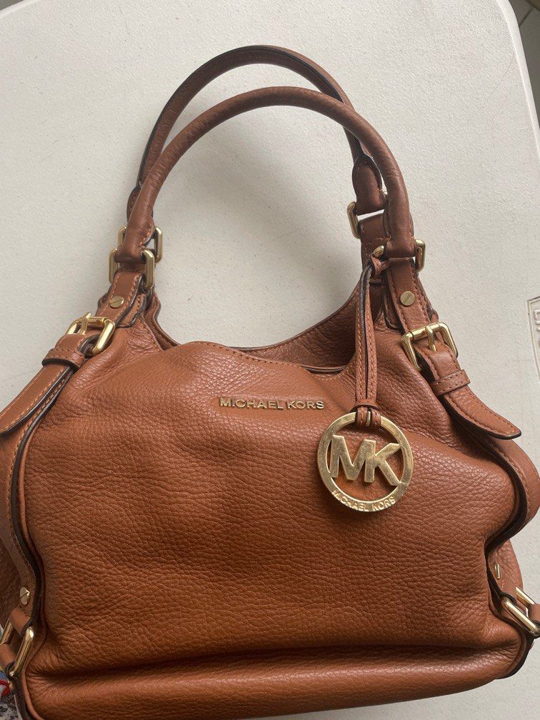 Original MK Bedford Hobo bag (Category: Luxury Bags & Wallets) located in Las Pinas. Submitted by alsaclayan (Listing ID 1403501629, Image 1). Description: Need to sell a lot of my items because I’m moving out soon. All original from US and Europe. I don’t have boxes or paperbags because I did not intend to sell them, they were for my personal use. Well taken care of and kept in my bag/shoe closet..
