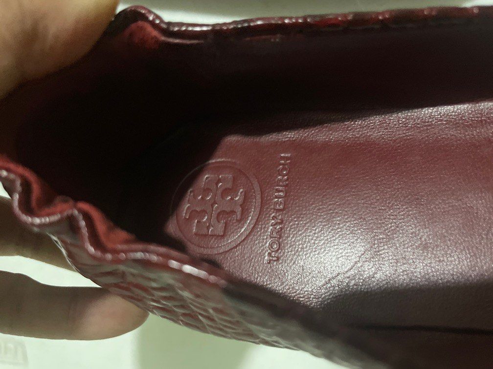 Original Tory Burch Reva croc-embossed burgundy (Category: Flats & Sandals) located in Las Pinas. Submitted by alsaclayan (Listing ID 1403528162, Image 3). Description: Need to sell a lot of my items because I’m moving out soon. All original from US and Europe. I don’t have boxes or paperbags because I did not intend to sell them, they were for my personal use. Well taken care of and kept in my bag/shoe closet..