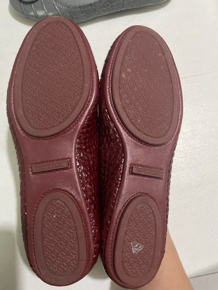 Original Tory Burch Reva croc-embossed burgundy (Category: Flats & Sandals) located in Las Pinas. Submitted by alsaclayan (Listing ID 1403528162, Image 2). Description: Need to sell a lot of my items because I’m moving out soon. All original from US and Europe. I don’t have boxes or paperbags because I did not intend to sell them, they were for my personal use. Well taken care of and kept in my bag/shoe closet..