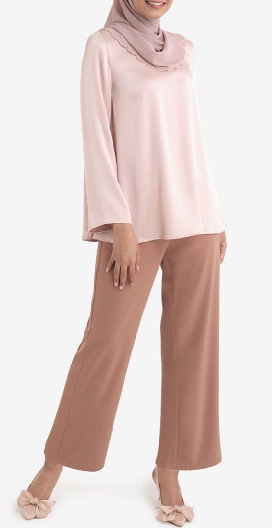Poplook Jalia Straight Cut Pants i Pecan Brown Size M (Category: Bottoms) located in Kuala Lumpur. Submitted by dottromanoff (Listing ID 1403571232, Image 2). Description: Good condition. Please excuse the slightly different colour in photo. The actual colour is the on in the last photo. RTS: clearing up wardrobe.