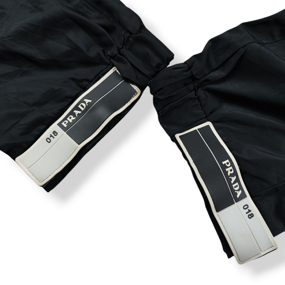 PRADA BLACK NYLON PANTS (Category: Joggers) located in Rizal. Submitted by rcthriftcollection (Listing ID 1403515914, Image 2). Description: 𝗣𝗥𝗔𝗗𝗔 𝗡𝗬𝗟𝗢𝗡 𝗣𝗔𝗡𝗧𝗦 (𝗥𝗨𝗕𝗕𝗘𝗥 𝗙𝗢𝗡𝗧 𝗟𝗢𝗚𝗢 𝗦𝗧𝗥𝗔𝗣) 𝗪𝗔𝗜𝗦𝗧: 𝟯𝟬 𝗦𝗧𝗥𝗘𝗧𝗖𝗛 𝗧𝗢 𝟯𝟲(𝗚𝗔𝗥𝗧𝗘𝗥𝗜𝗭𝗘𝗗) 𝗟𝗘𝗡𝗚𝗧𝗛: 𝟰𝟭.𝟱 𝗜𝗡𝗖𝗛 𝗕𝗘𝗦𝗧 𝗙𝗜𝗧 𝗠-𝗟 𝗩𝗘𝗥𝗬𝗚𝗢𝗢𝗗 𝗖𝗢𝗡𝗗𝗜𝗧𝗜𝗢𝗡 𝗜𝗦𝗦𝗨𝗘: 𝗖𝗥𝗔𝗖𝗞 𝗣𝗥𝗜𝗡𝗧𝗦 𝗦𝗔 𝗥𝗨𝗕𝗕𝗘𝗥 𝗡𝗚 𝗭𝗜𝗣𝗣𝗘𝗥 / 𝗣𝗨�