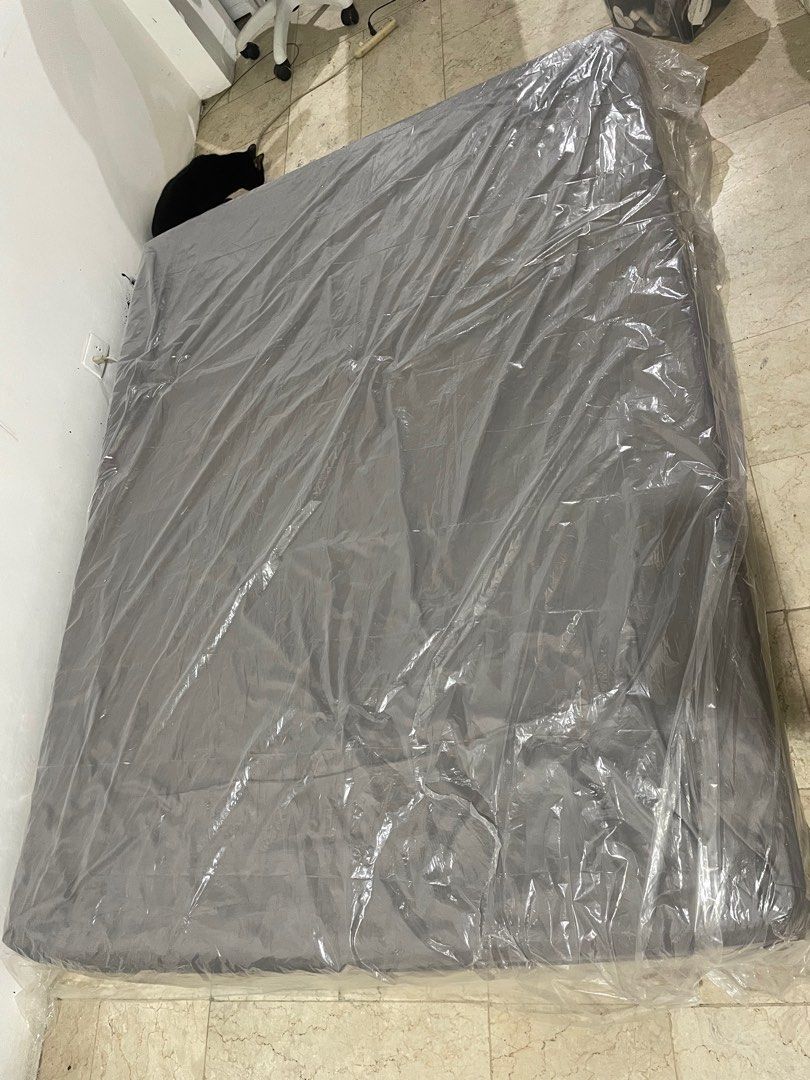 Queen Size Bed Mattress and Bed Frame (Category: Bed Frames & Mattresses) located in Paranaque City. Submitted by eiiaaa (Listing ID 1403469421, Image 1). Description: Queen Size Bed Mattress with Bed Frame 60 x 78 RFS: Moving Loc: San Antonio, Parañaque .