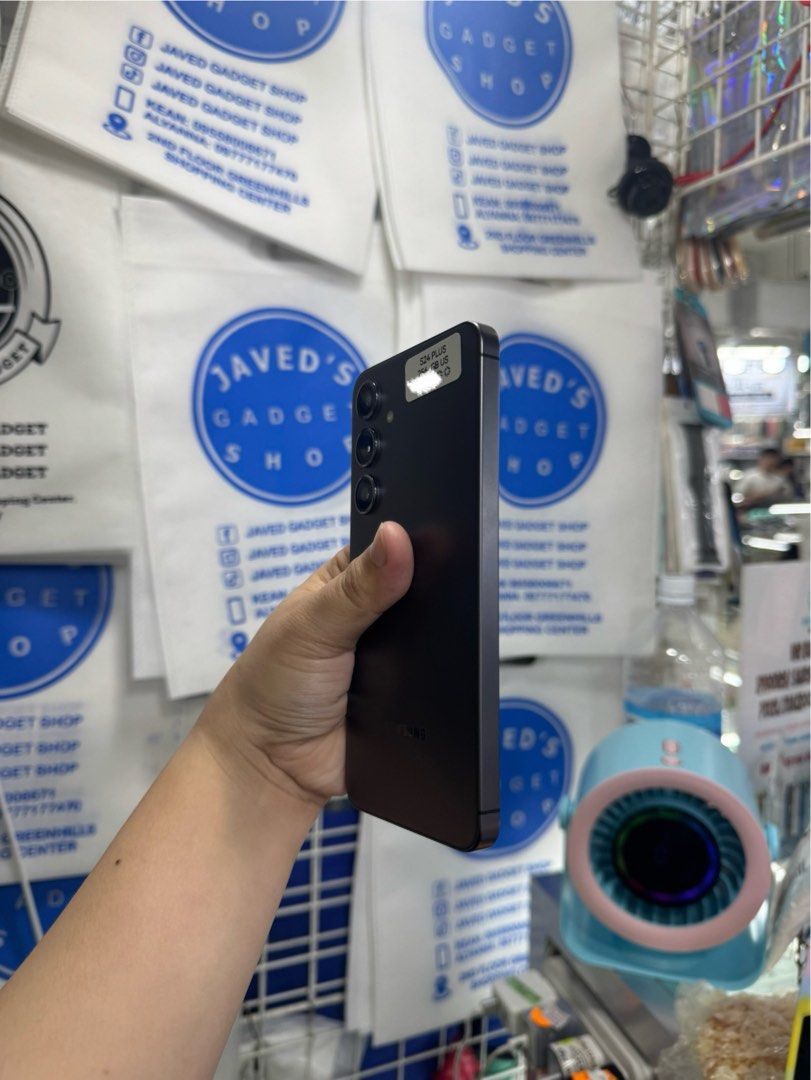 Samsung S24+ 5G 256gb FU NTC No issue All working (Category: Samsung) located in San Juan City. Submitted by javedsgadgetshop (Listing ID 1403563421, Image 3). Description: INSTALLMENT OPTIONS : SPAY LATER / GGIVES / CREDIT CARD! WE BUY AND SELL SO PWEDE MAGBINTA OR SWAP ! Quick Specs : 💵 Samsung S24+ 5G •256gb •NTC Variant •Good batt health •Factory Unlock •95% Smoothness •No hidden issue | No Repaired •100% Authentic | Not Refurbished •w/ OEM 