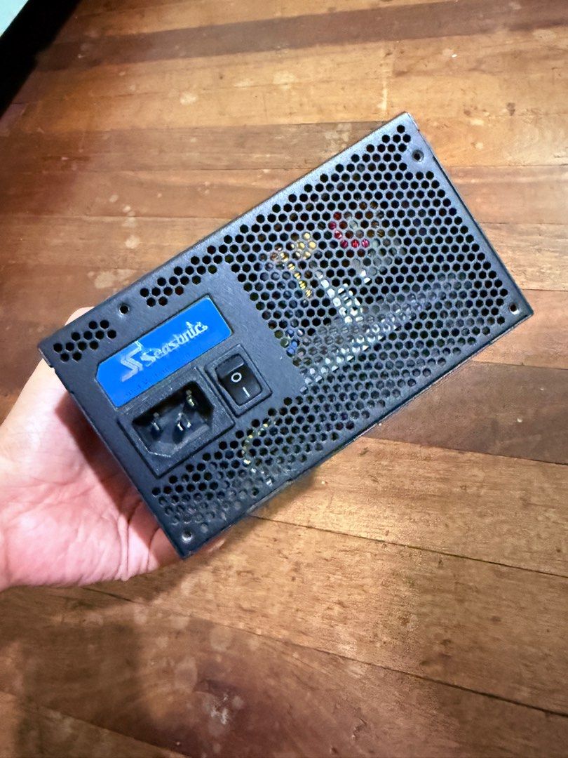 Seasonic 520W Bronze Rated (Category: Desktops) located in San Pablo. Submitted by dtanne (Listing ID 1403588622, Image 2). Description: .