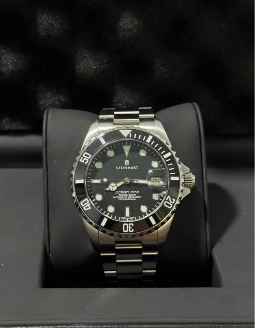 Steinhart Ocean 39 (Category: Luxury Watches) located in Pasig City. Submitted by watch_up.mnl (Listing ID 1403474020, Image 1). Description: Steinhart Ocean 39 - Swiss Made Automatic - SW200 movement - Ceramic Bezel Insert - 39mm case size - Sapphire Crystal with AR coating - Super luminova BGW9 lume - Compete box and manual Php35,000 Brand new complete Hong Kong Based Manila Meet ups on schedule Shipping worldwide (SF express/DHL) 100% Authenti
