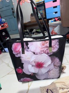 (Category: ) located in . Submitted by juliet____ (Listing ID 1403576321, Image 1). Description: .