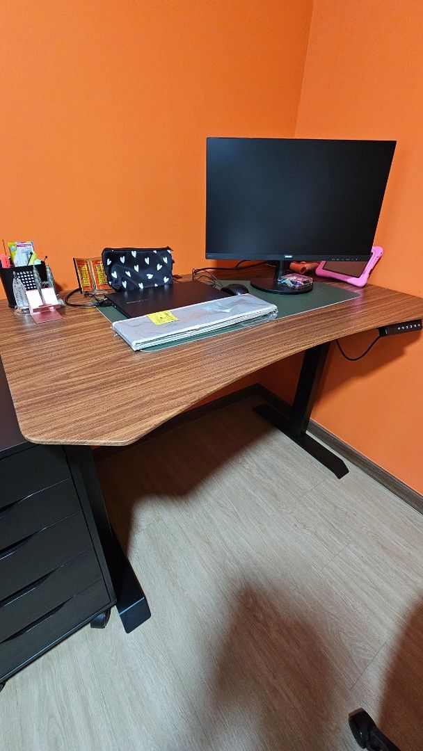 TT Racing Titus Smart Desk & Duo V4 Air Gaming Chair, Furniture & Home ...