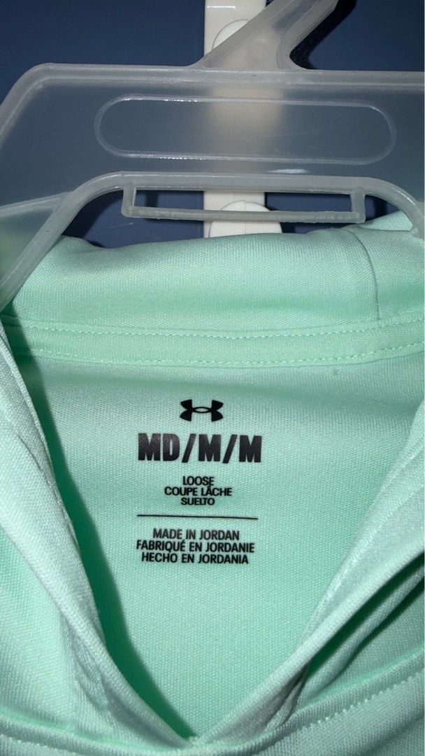 Under Armour Long Sleeves with Hood (Category: Activewear) located in Imus. Submitted by crisologoivan (Listing ID 1403543206, Image 3). Description: Used once for running From US Medium on tag 21x28.5 RFS: It doesn’t fit me anymore .