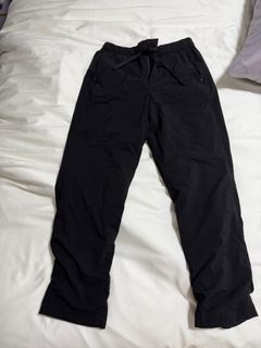 (Category: ) located in . Submitted by activewearobsessed (Listing ID 1403544881, Image 1). Description: .