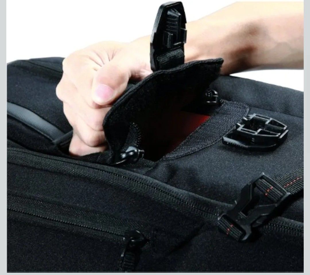Vanguard Up-Rise II 43 Camera Bag (Category: Camera Bags & Carriers) located in Makati City. Submitted by dags011 (Listing ID 1403492735, Image 3). Description: Vanguard Up-Rise II 43 Camera Sling bag .