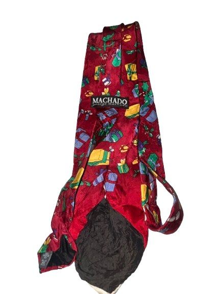 Vintage Machado Christmas Necktie (Category: Ties) located in Calamba. Submitted by satomiyu (Listing ID 1403552378, Image 2). Description: .