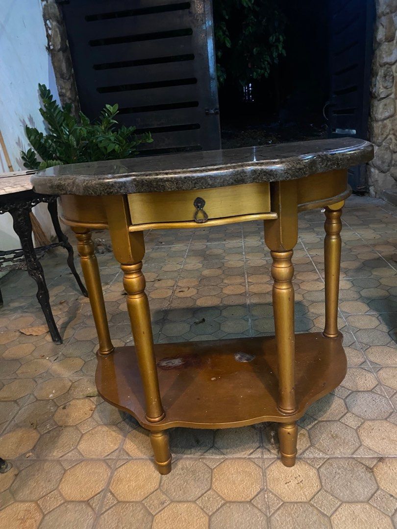 Vintage marble table (Category: Tables & Sets) located in Quezon City. Submitted by cutemopohihi (Listing ID 1403517995, Image 3). Description: Solid Vintage Mabigat.