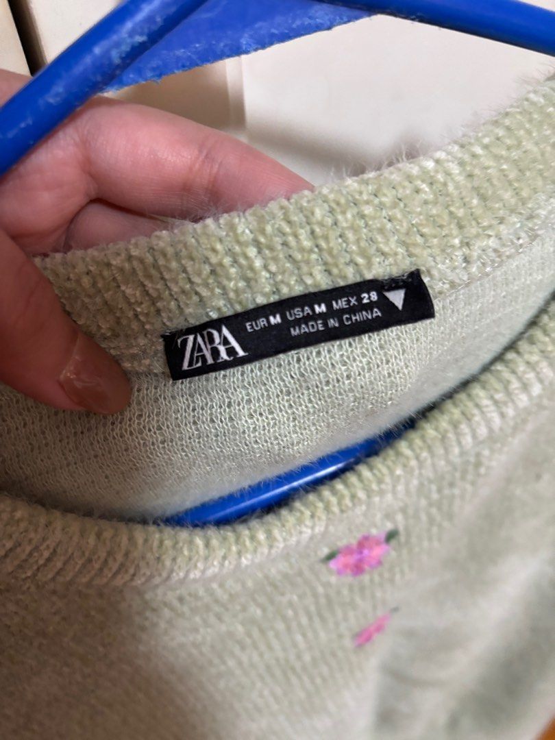 Zara Embroidered Puff Sleeve Sweater (Category: Others Tops) located in Quezon City. Submitted by cccarla_bc (Listing ID 1403489203, Image 3). Description: - Zara sweater - Embroidered floral details - Round neck - Puff sleeves - Light green color - Size M - semi cropped.