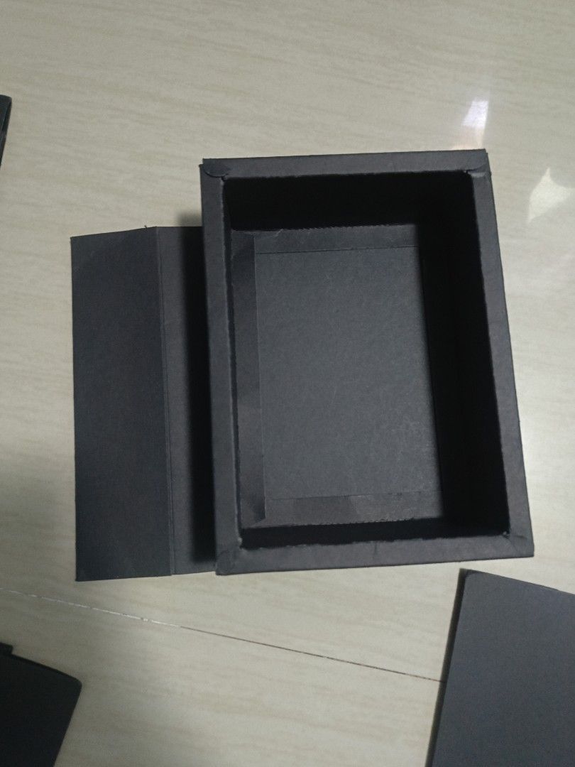 10 pcs Kraft box, gift box, 19x14x5.2cm (Category: Storage Boxes & Baskets) located in Los Banos. Submitted by donnaalbay47990 (Listing ID 1403768361, Image 2). Description: - 10 black Kraft gift boxes included. - Dimensions: 19x14x5.2cm. - Simple and elegant design. - Suitable for gifts or storage. - Excellent condition..