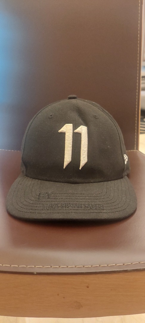 11 By Boris Bidjan Saberi x New Era cap, Fesyen Pria, Aksesoris