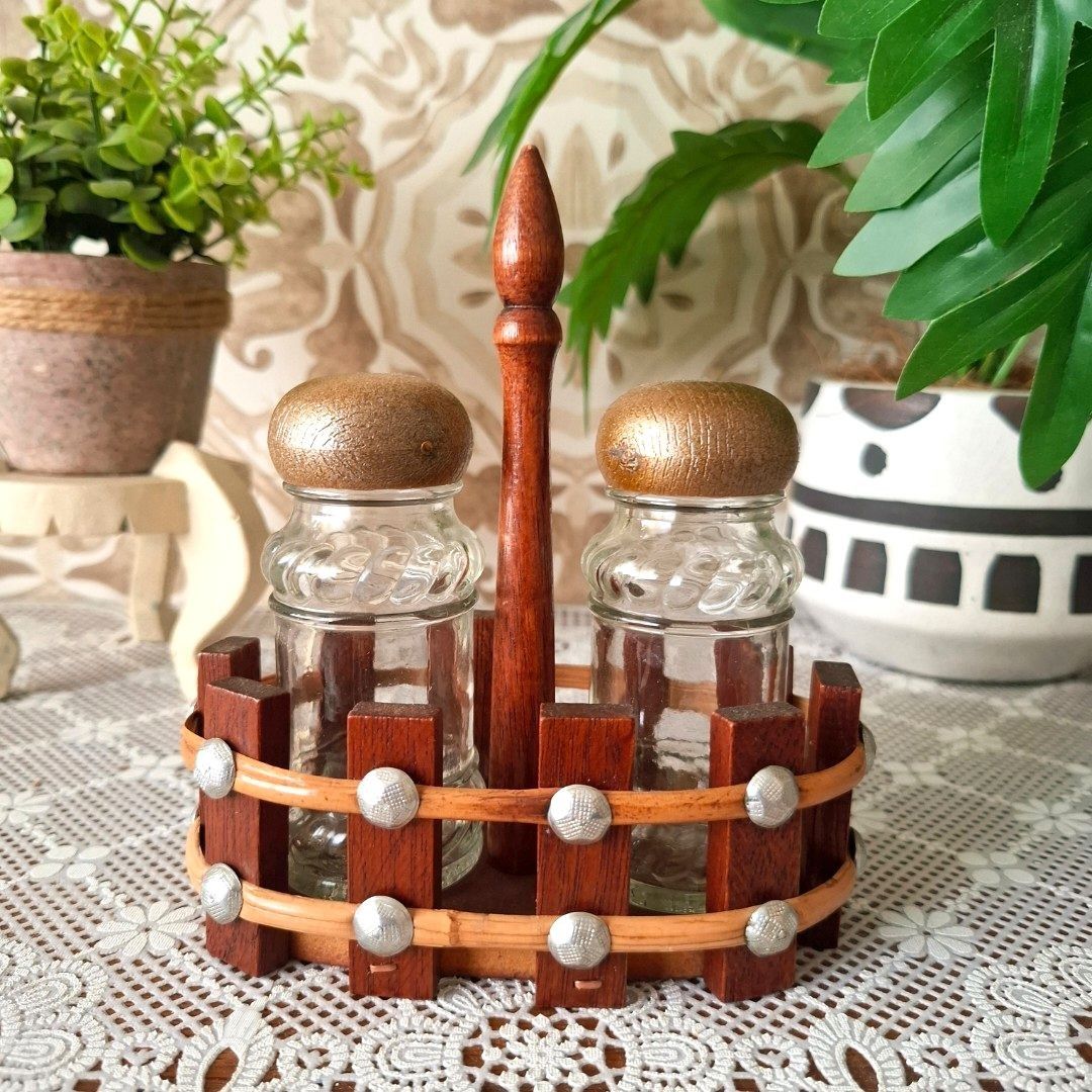 70s vintage salt and pepper shaker (Category: Food Organization & Storage) located in Dasmarinas. Submitted by millennialmeetsvintage (Listing ID 1403627023, Image 1). Description: last price posted 🌍ships from DASMA, CAVITE 🚚 shipping via Lalamove only ❌no reservations, first-to-pay basis ❌no physical store, no walk-ins ❌no COD transactions.