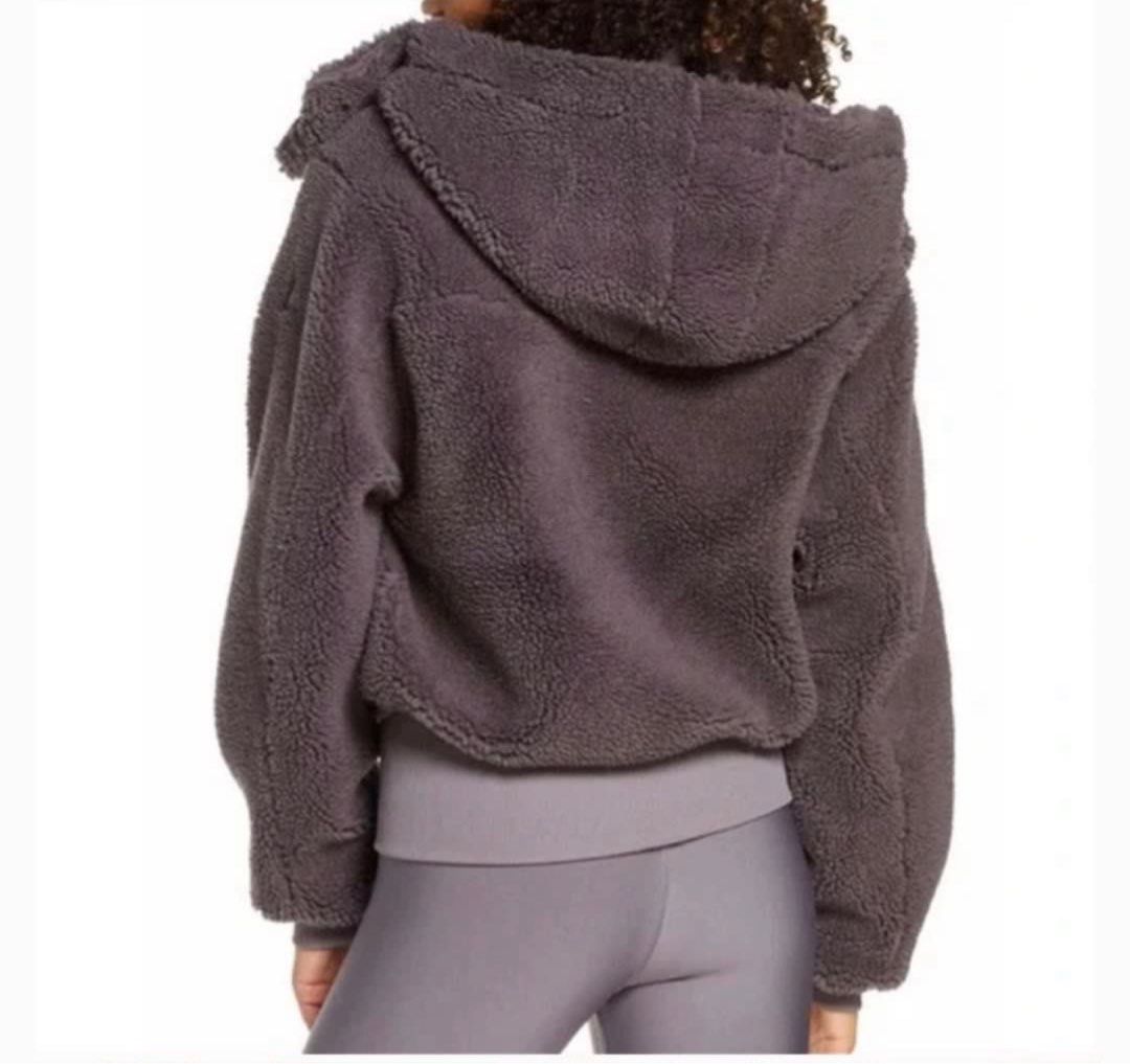 ALO Yoga Foxy Sherpa Faux Fur Jacket (Category: Coats, Jackets and Outerwear) located in Singapore. Submitted by glitterxponies (Listing ID 1403621073, Image 3). Description: Purple colour. No longer in stock. Only wore few times overseas. Hood is removable. Also selling in black but missing hood. .