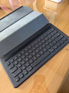 13'' Apple iPad Keyboard Case