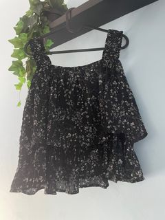 (Category: ) located in . Submitted by wardrobeee_ (Listing ID 1403682205, Image 1). Description: .