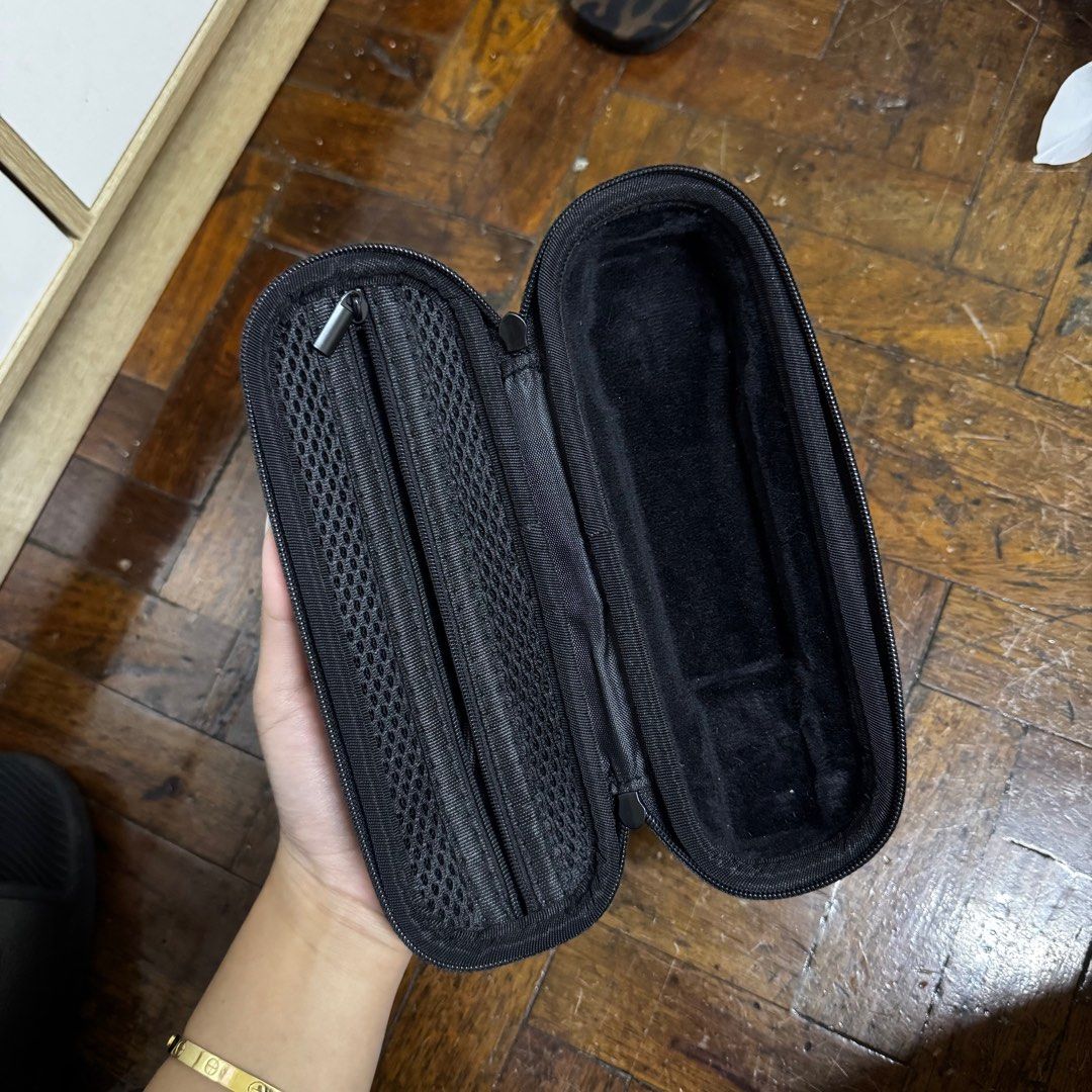 dji osmo pocket 3 protective case zip velvet hard case (Category: Camera Bags & Carriers) located in Manila. Submitted by plsbuymythingzz (Listing ID 1403756185, Image 1). Description: brand new rfs: never used; only use the cover velvet inside with zip for cord or other accessories loc: binondo manila low ballers will be blocked.