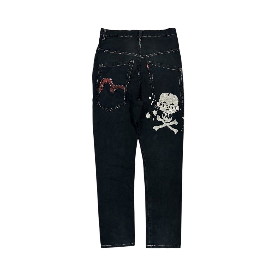 Evisu Slim Big Pocket Pants (Category: Jeans) located in Tanza. Submitted by thrift.drippin_ (Listing ID 1403764024, Image 2). Description: Evisu Slim Big Pocket Pants (Bootleg) ▫️Waist: 32 ▫️Length: 45 ▫️Leg hole: 7 ▪️Issue: none ▪️Color rate: 9.5/10 ▪️Price: 🏷️ ₱750+sf.