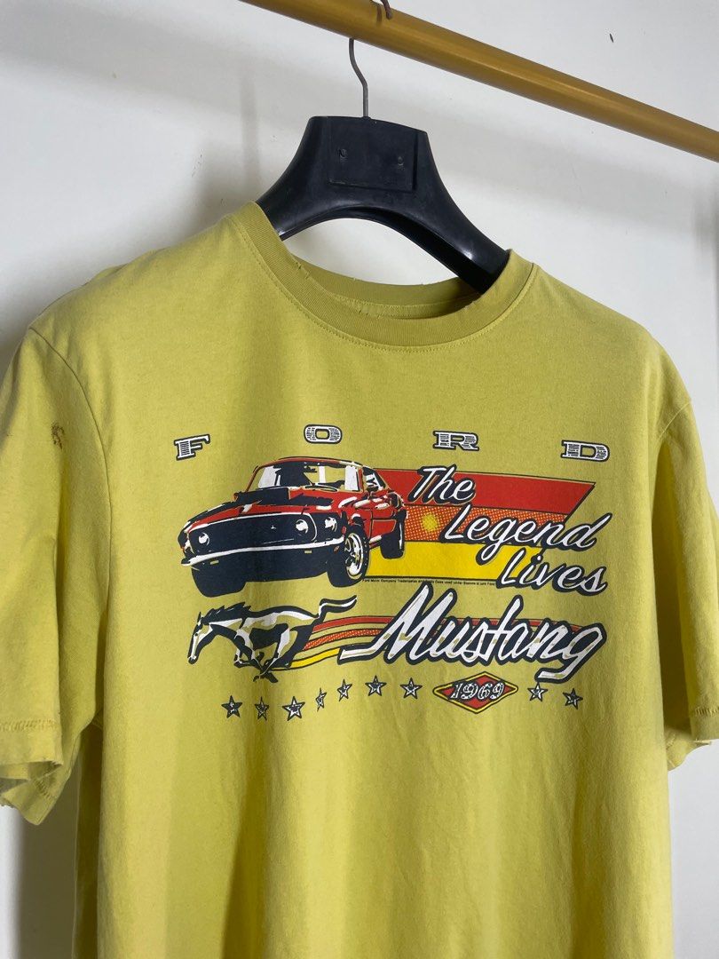 Ford Mustang Graphic Tee (Category: Tshirts & Polo Shirts ) located in San Pedro. Submitted by overallph (Listing ID 1403645750, Image 2). Description: Mustang Graphic Tee Size L 250+sf.