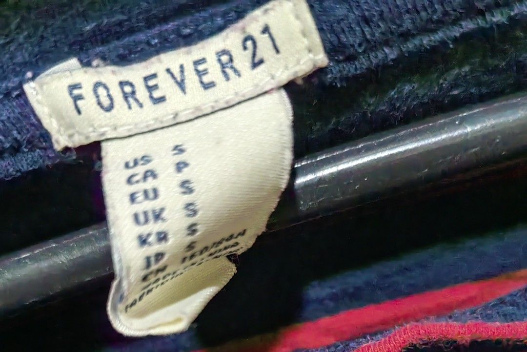 Forever 21 Striped Long Sleeve Top - Size S (Category: Longsleeves) located in Manila. Submitted by _thriftatbp (Listing ID 1403729375, Image 3). Description: Get for FREE if u purchase minimum of 750 from my listings - Forever 21 long sleeve top - Navy blue and red stripes - Round neckline - Size: Small (S) - US, CA, EU, UK, KR - Lightweight material - Perfect for layering.