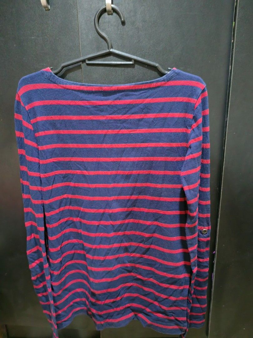 Forever 21 Striped Long Sleeve Top - Size S (Category: Longsleeves) located in Manila. Submitted by _thriftatbp (Listing ID 1403729375, Image 2). Description: Get for FREE if u purchase minimum of 750 from my listings - Forever 21 long sleeve top - Navy blue and red stripes - Round neckline - Size: Small (S) - US, CA, EU, UK, KR - Lightweight material - Perfect for layering.