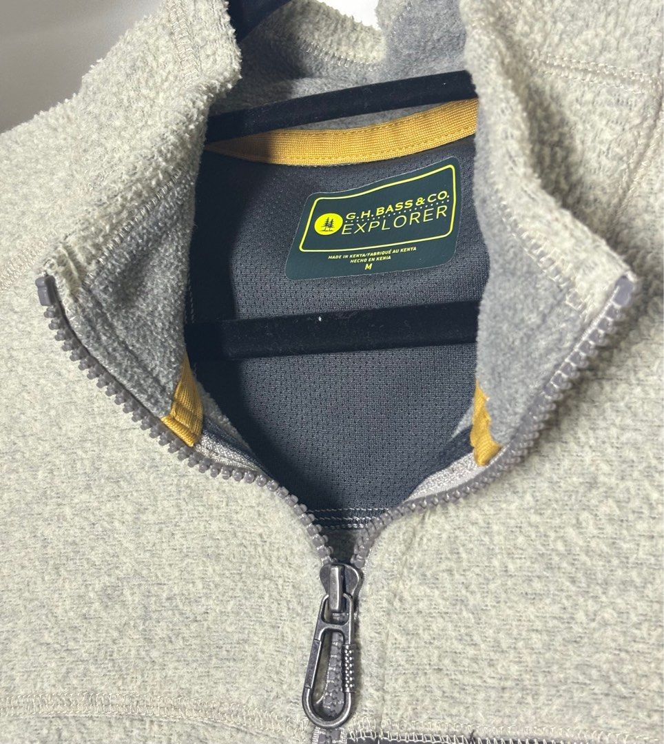 G.H. Bass & Co. Explorer Vest (Category: Vests) located in San Pedro. Submitted by overallph (Listing ID 1403645253, Image 2). Description: GH Bass & Co. Explorer Vest Size M on tag but fits XL 600+sf.