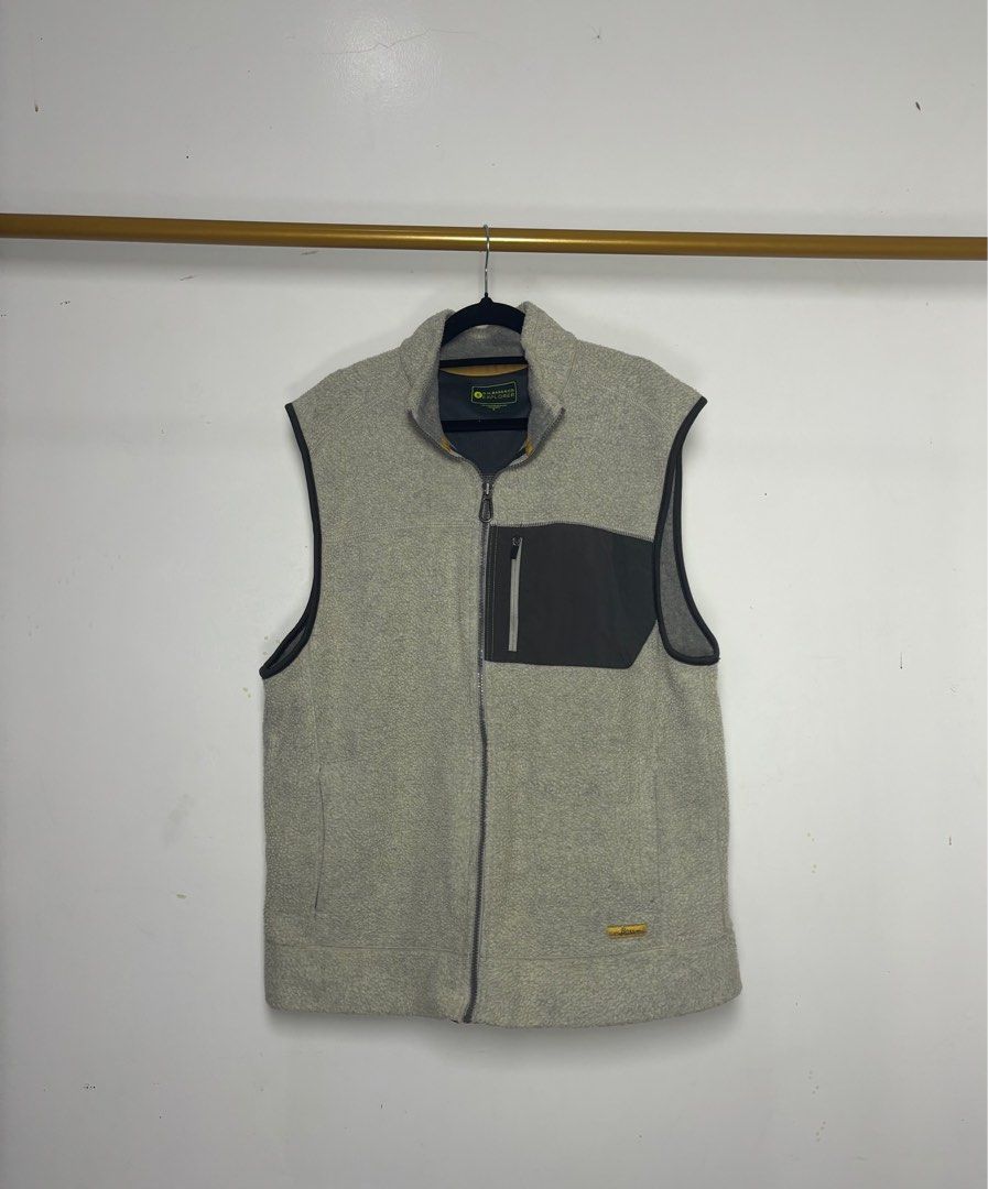 G.H. Bass & Co. Explorer Vest (Category: Vests) located in San Pedro. Submitted by overallph (Listing ID 1403645253, Image 1). Description: GH Bass & Co. Explorer Vest Size M on tag but fits XL 600+sf.