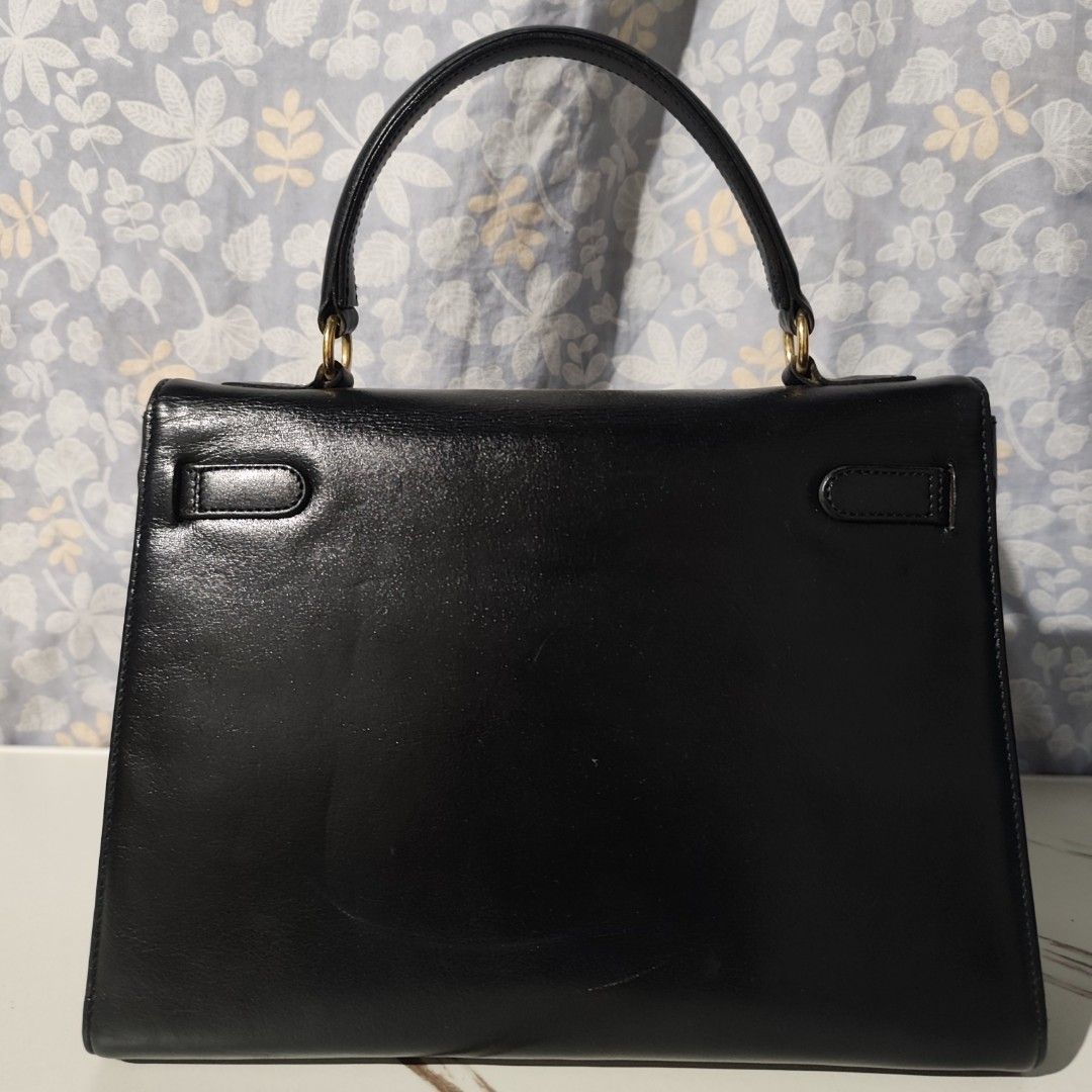 Gold Pfeil Kelly Bag (Category: Luxury Bags & Wallets) located in Villasis. Submitted by jarnimzurccc (Listing ID 1403726222, Image 2). Description: JAPAN sourced! ✨🌸 YKK zipper. Gamuza leather inner lining. Gold Hardwares. In very good Condition!!.