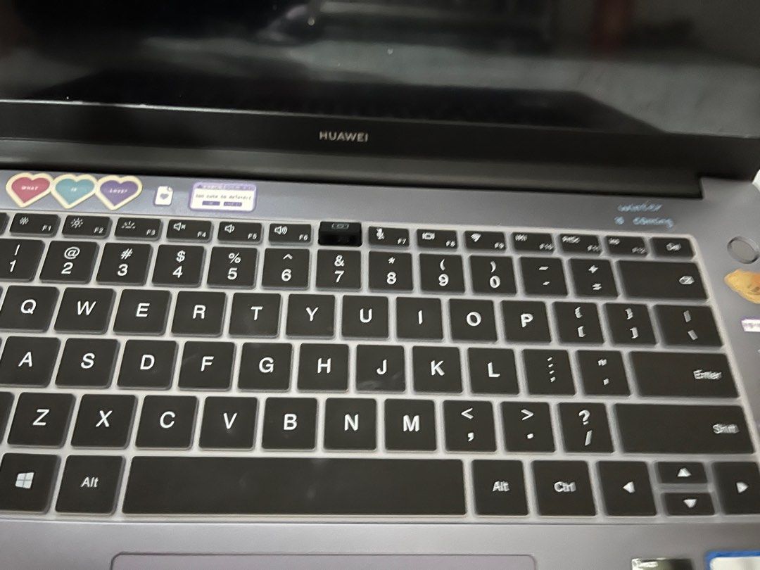 Huawei Matebook D15 - AMD Ryzen 5 (Category: Laptops & Notebooks) located in Marikina City. Submitted by caliii18 (Listing ID 1403776849, Image 3). Description: - Huawei laptop - AMD Ryzen 5 processor - 8GB RAM - 477GB storage - Gray color - w/ screen protector installed - w/ clear case Honest issue: dents sa edge but doesn’t effect the performance of the laptop. Price negotiable! .