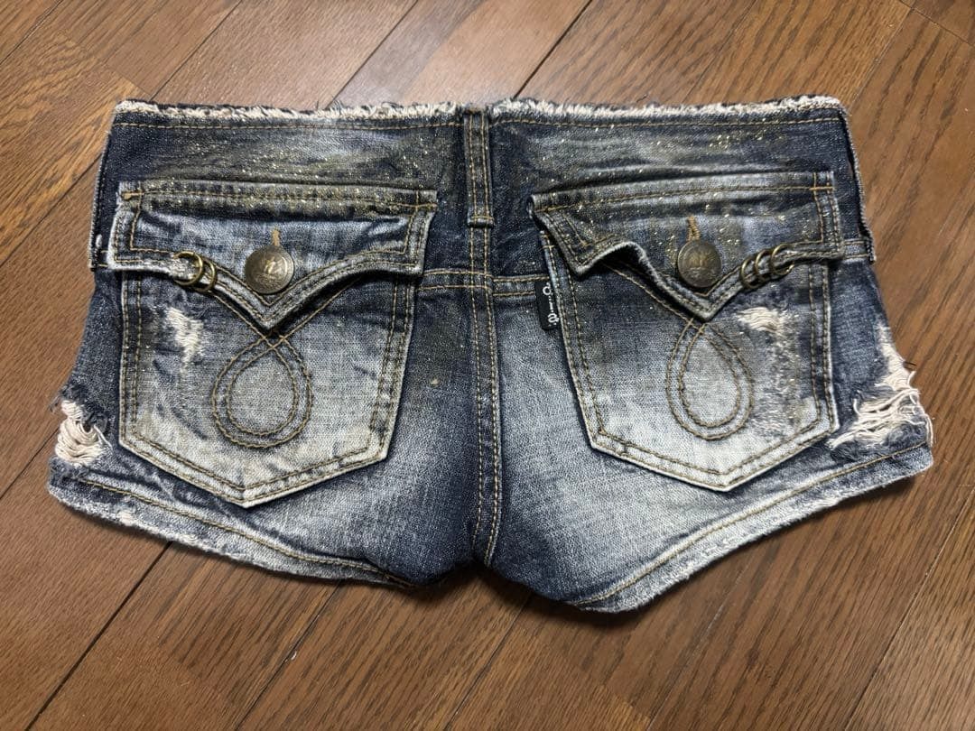 ISO/ LOOKING FOR: d.I.a legitimate shorts/ bottoms!! (Category: Shorts) located in Quezon City. Submitted by unitednations (Listing ID 1403750524, Image 2). Description: ISO / LOOKING FOR : d.i.a Vintage/y2k 2000s shorts 🫶❤️‍🩹 ••Preferably legitimate and branded I would definitely buy what's in the photo. ••I still consider all designs 🤍 ••preffered size is : xxs - xs - s (kaya naman medium pero malaki na sakin yun) Flaws are okay but price ca