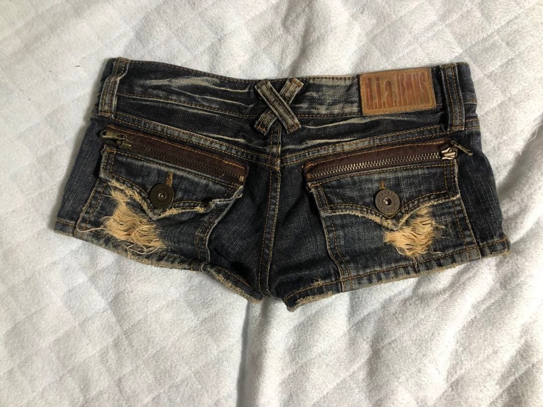 ISO/ LOOKING FOR: d.I.a legitimate shorts/ bottoms!! (Category: Shorts) located in Quezon City. Submitted by unitednations (Listing ID 1403750524, Image 3). Description: ISO / LOOKING FOR : d.i.a Vintage/y2k 2000s shorts 🫶❤️‍🩹 ••Preferably legitimate and branded I would definitely buy what's in the photo. ••I still consider all designs 🤍 ••preffered size is : xxs - xs - s (kaya naman medium pero malaki na sakin yun) Flaws are okay but price ca