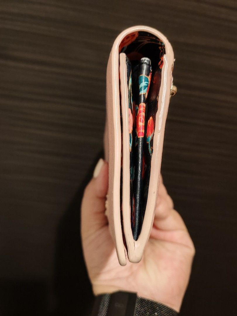 Kate Spade Pink Floral Wallet leather (Category: Luxury Bags & Wallets) located in Davao. Submitted by athenaprelovedph (Listing ID 1403802109, Image 2). Description: Long leather wallet Slightly used good as new with card and coin slots golden hardware, authentic .