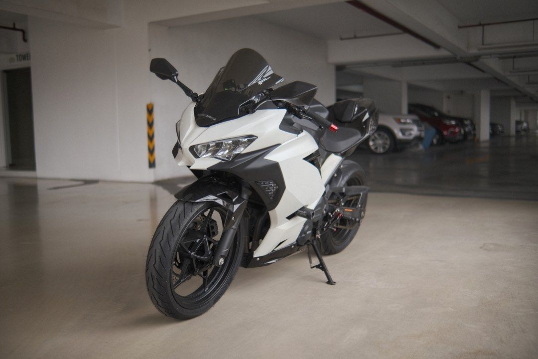 Kawasaki Ninja 400 2019 (Category: Motorbikes for Sale) located in Mandaluyong City. Submitted by paupaupaupaupau. (Listing ID 1403633156, Image 1). Description: FOR SALE: 2019 Kawasaki Ninja 400 Acquired from 1st owner and transferred under my name | Complete papers | Color as indicated in CR Mileage: 24,810 km (as of today) Upgrades & Mods : • Ohlins front fork spring kit • YSS rear suspension • Clip-ons • JPA tail light • Maxtec tail tidy • TS