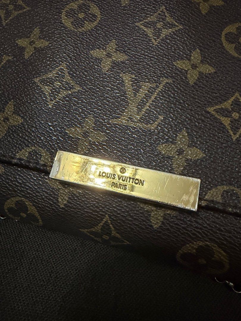 Louis Vuitton Favorite MM Bag (Category: Luxury Bags & Wallets) located in Pasig City. Submitted by armoire_deluxe (Listing ID 1403752167, Image 2). Description: Pre💕 item. In good condition..