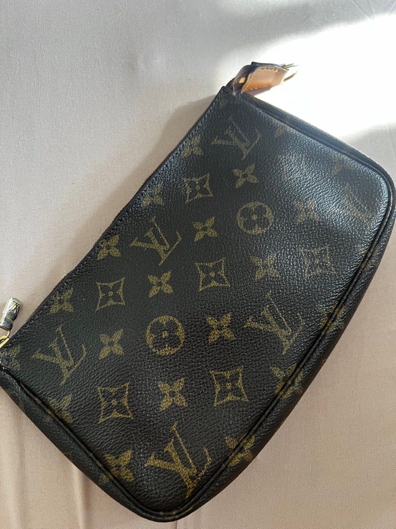 Louis Vuitton Mini Pochette Accessoires (Category: Luxury Bags & Wallets) located in Paranaque City. Submitted by sharen192190 (Listing ID 1403681253, Image 1). Description: Authentic Louis Vuitton Mini Pochette Accessoires. Monogram canvas, zip closure, gold chain. Compact and stylish for essentials. No strap with minor flaw see last photo.