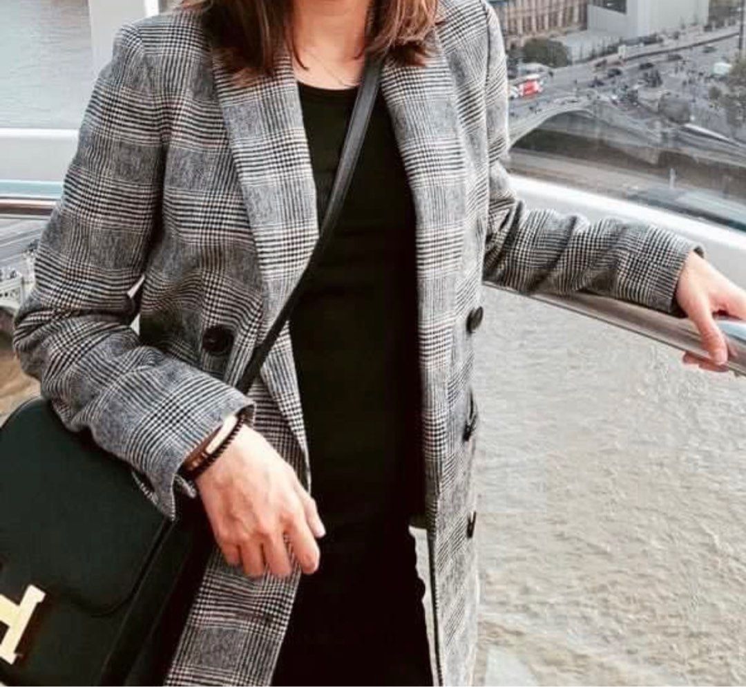 Massimo Dutti Blazer (Category: Coats, Jackets and Outerwear) located in Taytay. Submitted by becha1 (Listing ID 1403620844, Image 2). Description: Fits Xs-Small..